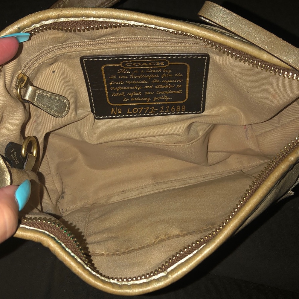 Coach purse - Picture 4 of 4